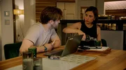ACHTUNG SPERRFRIST! Die Veröffentlichung dieses Motives ist für alle ONLINE-MEDIEN (außer Programm-Presse) erst ab dem 27.08.2026 frei. Julian (Onno Buß) ergreift Vorsichtsmaßnahmen. Rechts Matilda (Anna-Katharina Fecher) +++ Die Verwendung des sendungsbezogenen Materials ist nur mit dem Hinweis und Verlinkung auf RTL+ gestattet. +++ ACHTUNG SPERRFRIST! Die Veröffentlichung dieses Motives ist für alle ONLINE-MEDIEN (außer Programm-Presse) erst ab dem 27.08.2026 frei. Julian (Onno Buß) ergreift Vorsichtsmaßnahmen. Rechts Matilda (Anna-Katharina Fecher) +++ Die Verwendung des sendungsbezogenen Materials ist nur mit dem Hinweis und Verlinkung auf RTL+ gestattet. +++