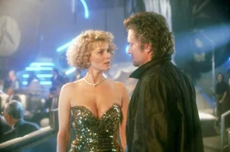 Anders als Raubein Nick Conklin (Michael Douglas) wei&szlig; Joyce Kingsley (Kate Capshaw) aus langj&auml;hriger Erfahrung, wie man sich in Japan zu verhalten hat.