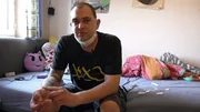 Matze (31) versucht mit Drogen wie Cannabis, Kokain, "Badesalz" und Heroin vergeblich, seine Probleme zu verdr&auml;ngen.; Matze (31) versucht mit Drogen wie Cannabis, Kokain, &bdquo;Badesalz&ldquo; und Heroin vergeblich, seine Probleme zu verdr&auml;ngen.
