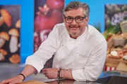 Hans Jörg Bachmeier kocht im Studio. Hans Jörg Bachmeier kocht im Studio.
