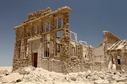 Ghost Town, Ruine.
