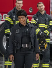 (v.l.n.r.) Evan "Buck" Buckley (Oliver Stark); Athena Grant (Angela Bassett); Eddie Diaz (Ryan Guzman)
