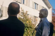 Für immer und WG Preis auf Anfrage Folge 5 Eine Wohnbau-Genossenschaft schaut sich das Haus genau an. Für immer und WG Preis auf Anfrage Folge 5 Eine Wohnbau-Genossenschaft schaut sich das Haus genau an.