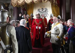 Wilhelm II. (Florian Fischer, Mitte) und Otto von Bismarck (Torsten M&uuml;nchow, rechts).
