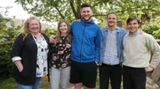 L-R: Charlie Dimmock, Stacey, Joe, David Rich und Harry Rich