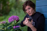 Judith Mohn (Christina Hecke) untersucht die Hütte von Tangolehrer Hannes in Frankreich, ein perfektes Versteck für die verschwundene Katrin. Judith Mohn (Christina Hecke) untersucht die Hütte von Tangolehrer Hannes in Frankreich, ein perfektes Versteck für die verschwundene Katrin.