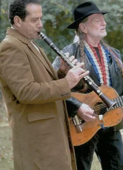 L-R: Adrian Monk (Tony Shalhoub), Willie Nelson L-R: Adrian Monk (Tony Shalhoub), Willie Nelson