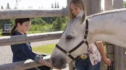 Georgie (Alisha Newton, l.), Amy (Amber Marshall)