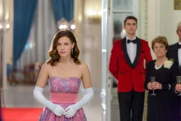 Eigentlich sollte Kate (Bethany Joy Lenz, v.) die perfekte Frau f&uuml;r Kronprinz Sebastian finden. Doch ihre Suche nimmt eine unerwartete Wendung...