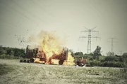 Slomkas Zirkuswagen geht in Flammen auf. Slomkas Zirkuswagen geht in Flammen auf.