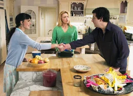 Dreieck, v.li.: Paz Vega als Flor Moreno, T&eacute;a Leoni als Deborah Clasky, Adam Sandler als John Clasky