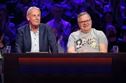 Rateteam-Kapitän Elton (r.) und der Fernsehmoderator Jörg Wontorra (l.) bilden ein Rateteam. Rateteam-Kapitän Elton (r.) und der Fernsehmoderator Jörg Wontorra (l.) bilden ein Rateteam.