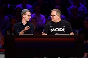 Rateteam-Kapitän Elton (r.) mit Komiker Moritz Neumeier (l.). Rateteam-Kapitän Elton (r.) mit Komiker Moritz Neumeier (l.).