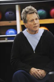 Max Keenan (Ryan O'Neal) Max Keenan (Ryan O'Neal)