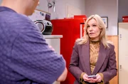 ARD STURM DER LIEBE FOLGE 4628, am Freitag (11.09.26) um 15:10 Uhr im ERSTEN. Katja (Isabell Stern, r.) gelingt es nicht, Elias (Orlando Lenzen, l.) unter einem Vorwand wegzulotsen, damit Leo ihm seinen Antrag machen kann. ARD STURM DER LIEBE FOLGE 4628, am Freitag (11.09.26) um 15:10 Uhr im ERSTEN. Katja (Isabell Stern, r.) gelingt es nicht, Elias (Orlando Lenzen, l.) unter einem Vorwand wegzulotsen, damit Leo ihm seinen Antrag machen kann.