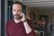 Leo (Wanja Mues) recherchiert im Fall eines ermordeten Bauunternehmers. Freundin Nele (Sina Tkotsch) unterstützt ihn, wo sie nur kann. Leo (Wanja Mues) recherchiert im Fall eines ermordeten Bauunternehmers. Freundin Nele (Sina Tkotsch) unterstützt ihn, wo sie nur kann.