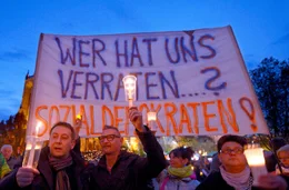Protest gegen die geplante rot-rot-gr&uuml;ne Landesregierung in Th&uuml;ringen am 9. November 2014.