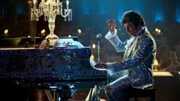 Der Pianist und Entertainer Liberace (Michael Douglas) begeistert mit seiner Show ein Millionenpublikum.