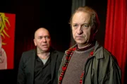 Lothar Kr&uuml;ger (Peter Heinrich Brix, r.) ermittelt auf eigene Faust in einem Bordell, das dem Ehemann seiner Freundin Hilly geh&ouml;rt. Boris Hartmann (Bernd Grawert, l.) versucht ihm weiszumachen, dass Hilly ihn nur benutzt hat.