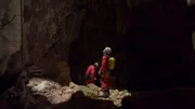 Die Speläologin Christina Lopes erforscht die Höhlen im Naturpark. Die Speläologin Christina Lopes erforscht die Höhlen im Naturpark.