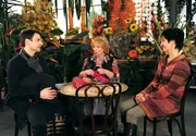 ARD ROTE ROSEN FOLGE 1924, Justus (Norman Kalle, l.) wurde von Gunter des Gutes verwiesen. Merle (Anja Franke, r. mit Madeleine Lierck-Wien, M.) kann das nicht nachvollziehen. ARD ROTE ROSEN FOLGE 1924, Justus (Norman Kalle, l.) wurde von Gunter des Gutes verwiesen. Merle (Anja Franke, r. mit Madeleine Lierck-Wien, M.) kann das nicht nachvollziehen.
