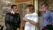 Capitano Anceschi (Flavio Insinna, l.) amuesiert sich ueber die Krankenpflegerverkleidung von Maresciallo Cecchini (Nino Frassica). Verwendung nur in Verbindung mit der Programmkommunikation. Jede andere Nutzung ist untersagt. Capitano Anceschi (Flavio Insinna, l.) amuesiert sich ueber die Krankenpflegerverkleidung von Maresciallo Cecchini (Nino Frassica). Verwendung nur in Verbindung mit der Programmkommunikation. Jede andere Nutzung ist untersagt.