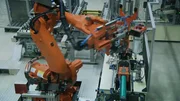 Was einen Roboter industriell macht - Industrieroboter unterscheiden sich stark von einem voll funktionsf&auml;higen intelligenten Roboter, mit dem ein Mensch interagieren kann. Sie sind so konzipiert, dass sie eine bestimmte Aufgabe immer wieder ausf&uuml;hren, wenn ein Roboter im Allgemeinen alles umfasst.