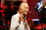 Bis ins hohe Alter reiste James Last mit seinem Orchester um die Welt. Bis ins hohe Alter reiste James Last mit seinem Orchester um die Welt.