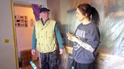 Lothar hilft Ella bei der Renovierung ihrer Küche. Wird alles zu ihrer Zufriedenheit sein? Lothar hilft Ella bei der Renovierung ihrer Küche. Wird alles zu ihrer Zufriedenheit sein?