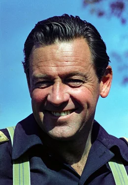 Maj. Henry Kendall (William Holden)