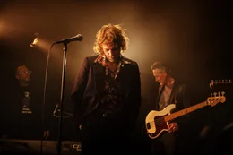Von links: Keyboarder (Markus Marageter), Erich "Rickerl" Bohacek (Voodoo J&uuml;rgens) und Bassist (Klaus Kircher) kurz vor dem Auftritt bei einer Hochzeit.