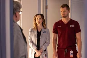 Pictured: (l-r) Sarah Ramos as Dr. Caitlin Lenox, Luke Mitchell as Dr. Mitch Ripley