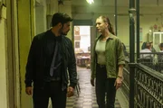Mehmet (Ethan Kai) und Ayse (Yasemin Kay Allen) wollen zu einem Deutschen, der mittels einer NGO Arzneimittel für die Armen der Welt herstellen lässt. Mehmet (Ethan Kai) und Ayse (Yasemin Kay Allen) wollen zu einem Deutschen, der mittels einer NGO Arzneimittel für die Armen der Welt herstellen lässt.