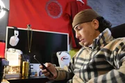 Ivan nutzt Social Media, um seine Musik zu veröffentlichen. Ivan nutzt Social Media, um seine Musik zu veröffentlichen.