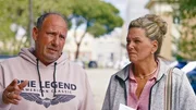 Sascha und Nicole Fingerhuth treffen ihre Campingfreunde wieder, aber der Urlaub beginnt chaotisch, da Sascha in die Notaufnahme muss.