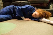 Joe (Sarah Hannemann) ger&auml;t aufgrund ihrer &Uuml;berm&uuml;dung in Lebensgefahr...