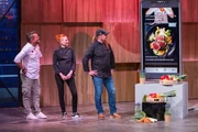 Mike Süsser (l.), Meta Hiltebrand und Ludwig "Lucki" Maurer präsentieren bei "FoodDude" ihre besten Original-Rezepte zum Nachkochen. Mike Süsser (l.), Meta Hiltebrand und Ludwig "Lucki" Maurer präsentieren bei "FoodDude" ihre besten Original-Rezepte zum Nachkochen.
