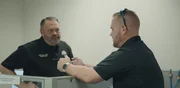 Detective Rob Long (l.) with his colleague.