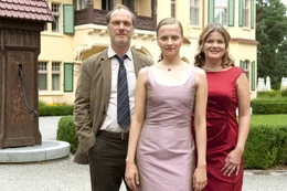 v.li.: Lutz Steimle (Martin Brambach), Laila Steimle (Sandra Schreiber), Irene Steimle (Birge Schade)