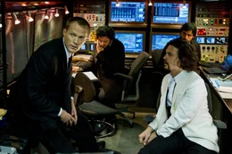Paul Bettany (Inspektor John Acheson), Johnny Depp (Frank Tupelo).