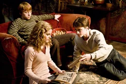 L-R: Ron Weasley (Rupert Grint), Hermione Granger (Emma Watson) und Harry Potter (Daniel Radcliffe)