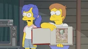 Marge (l.); Homer (r.). Marge (l.); Homer (r.).