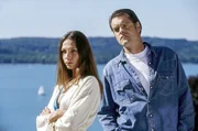 Florian Sammer (Michael Hafner) und Troendles Ehefrau Lydia (Ramona Pollak) scheint mehr zu verbinden, als sie den Cops zugeben wollen. Florian Sammer (Michael Hafner) und Troendles Ehefrau Lydia (Ramona Pollak) scheint mehr zu verbinden, als sie den Cops zugeben wollen.