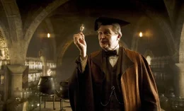 Professor Horace Slughorn (Jim Broadbent).