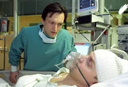 (v.li.): Peter Weiß (Ernest Jung), Janek Rieke (Kobera). (v.li.): Peter Weiß (Ernest Jung), Janek Rieke (Kobera).