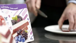 Fruchtriegel mit Brombeeren und Heidelbeeren. Doch we viel davon ist wirklich drinnen.