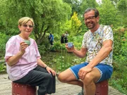 Karl Ploberger und Eigentümerin Franҫoise Lacaze im Jardin la Grenouillère. Karl Ploberger und Eigentümerin Franҫoise Lacaze im Jardin la Grenouillère.