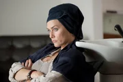 Katja (Gesine Cukrowski) muss auf dem Wellness-Wochenende nicht nur ihrer Freundin Doris zuliebe ein "nerviges" Selbstfindungsseminar durchlaufen, sie trifft auch noch ihren Ex-Lover und Vorgesetzten mit Frau im Hotel. Katja (Gesine Cukrowski) muss auf dem Wellness-Wochenende nicht nur ihrer Freundin Doris zuliebe ein "nerviges" Selbstfindungsseminar durchlaufen, sie trifft auch noch ihren Ex-Lover und Vorgesetzten mit Frau im Hotel.