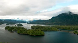 Die ganze Vielfalt Kanadas auf einer Insel: im Inland schneebedeckte Gipfel, an der rauen Westk&uuml;ste breite Sandstr&auml;nde und dazwischen wilde, unber&uuml;hrt Natur.; NDR Fernsehen MARETV, "Vancouver Island - Eine Insel, ganz Kanada", am Donnerstag (21.11.24) um 21:00 Uhr. Die ganze Vielfalt Kanadas auf einer Insel: im Inland schneebedeckte Gipfel, an der rauen Westk&uuml;ste breite Sandstr&auml;nde und dazwischen wilde, unber&uuml;hrt Natur. &copy; NDR/nonfictionplanet/Eddy Zimmermann, honorarfrei - Verwendung gem&auml;&szlig; der AGB im engen inhaltlichen, redaktionellen Zusammenhang mit genannter NDR-Sendung bei Nennung "Bild: NDR/nonfictionplanet/Eddy Zimmermann" (S2). NDR Presse und Information/Fotoredaktion, Tel: 040/4156-2306 oder -2305, pressefoto@ndr.de