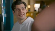 Luca (Orlando Lenzen) nimmt sich endlich die Zeit für seinen ersten ausführlichen Flirt. Luca (Orlando Lenzen) nimmt sich endlich die Zeit für seinen ersten ausführlichen Flirt.